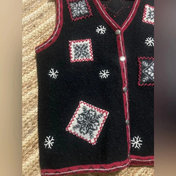 Vintage Woolrich Women's Embroidered Snowflake Sweater Vest,Size Small - Picture 2 of 8